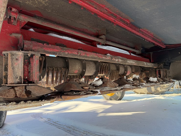 2017-new-holland-h7330-image-4