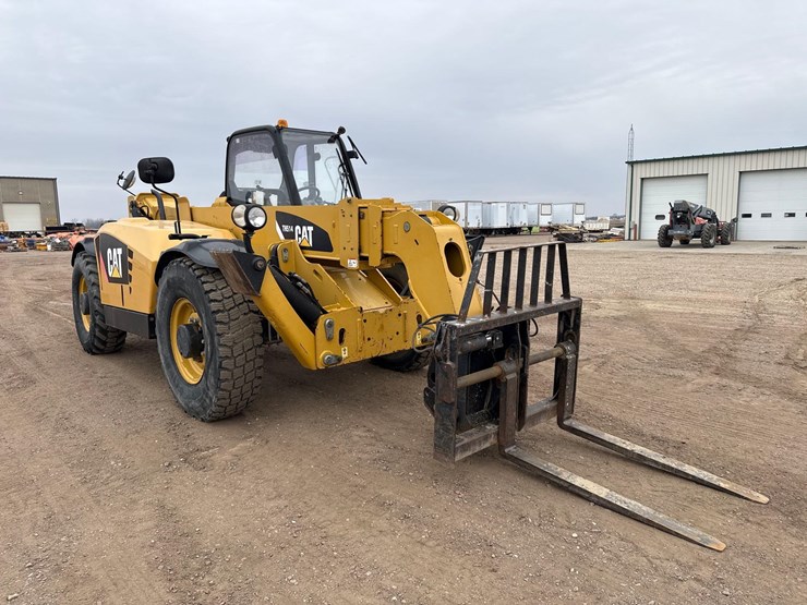 2011-caterpillar-th514-telehandler-image-7