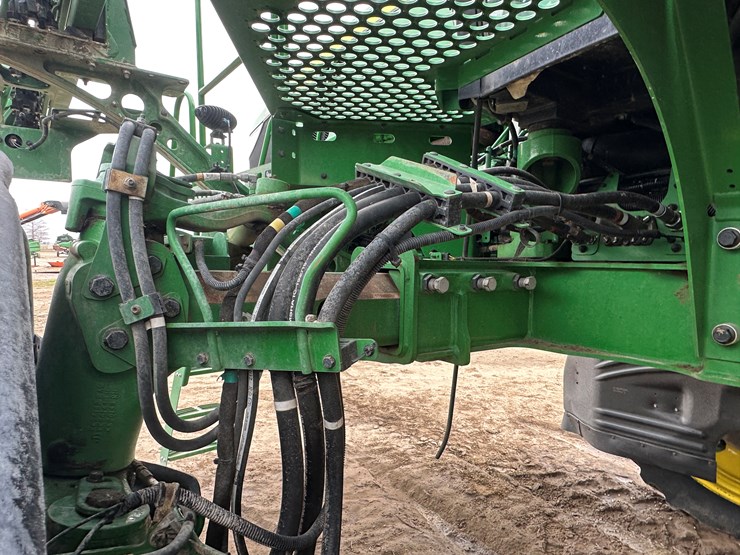 2021-john-deere-r4044-image-48