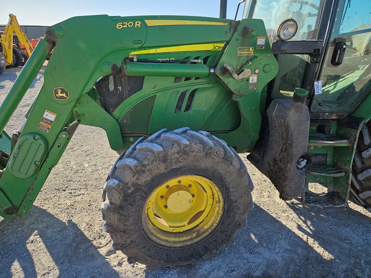 2016-john-deere-6110r-image-22