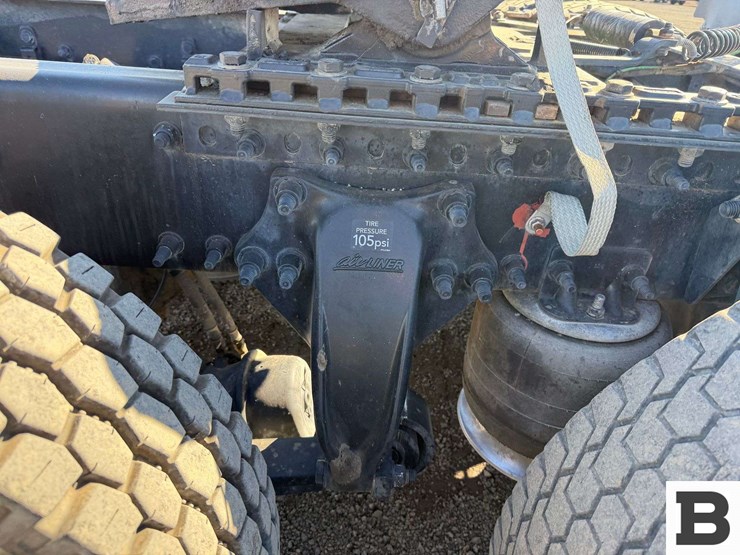 2017-freightliner-cascadia-125-image-33