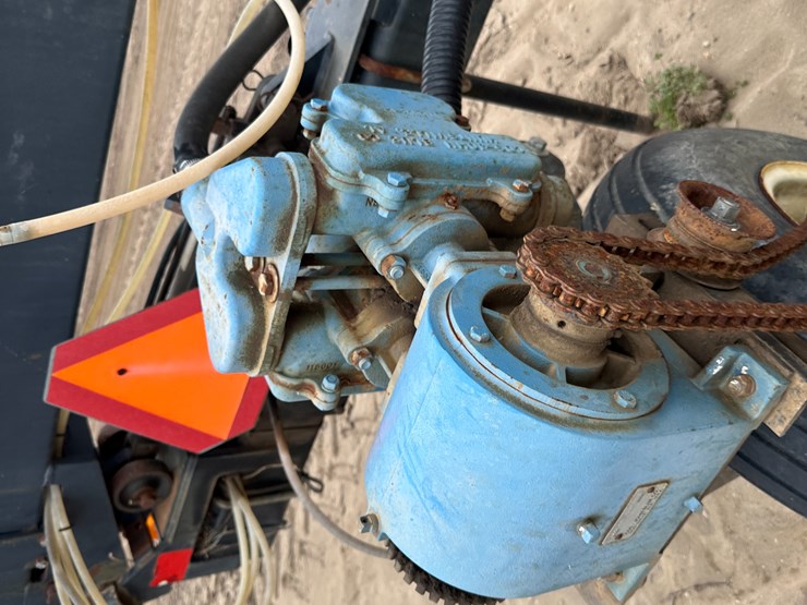 #38849-•-yetter-76"-twin-row-knife-applicator-image-9