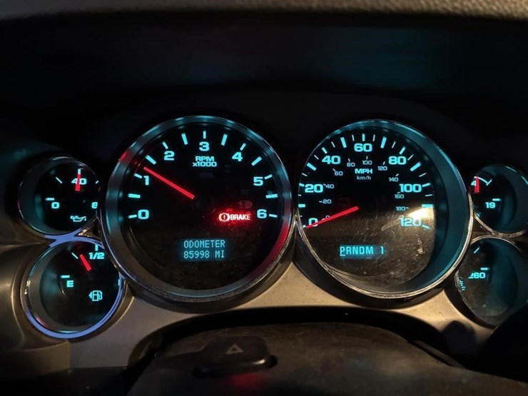 2011-chevrolet-2500-image-14