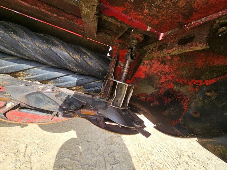 2019-new-holland-313-image-18