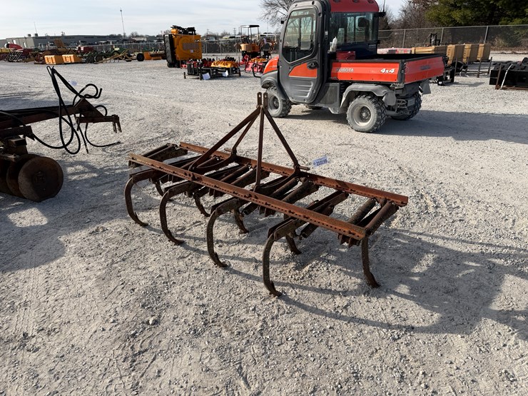 #210199-•-massey-ferguson-chisel-image-3