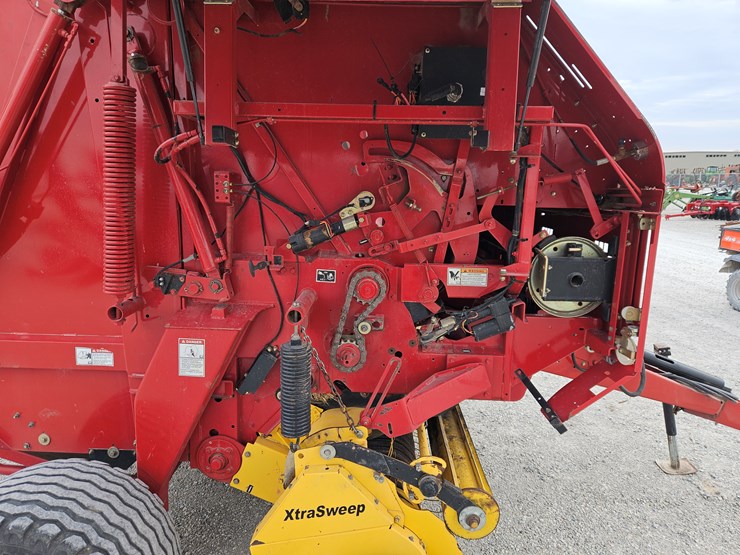 2008-new-holland-br7090-image-10