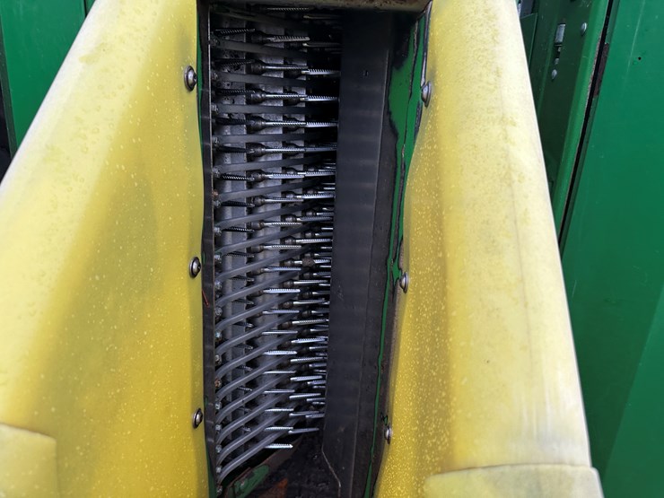 2021-john-deere-cp690-image-55
