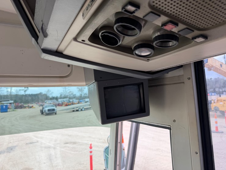 #295-•-1988-mci-travel-bus-image-10