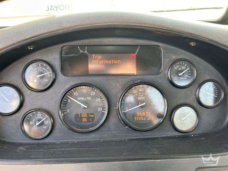 2012-peterbilt-337-image-15