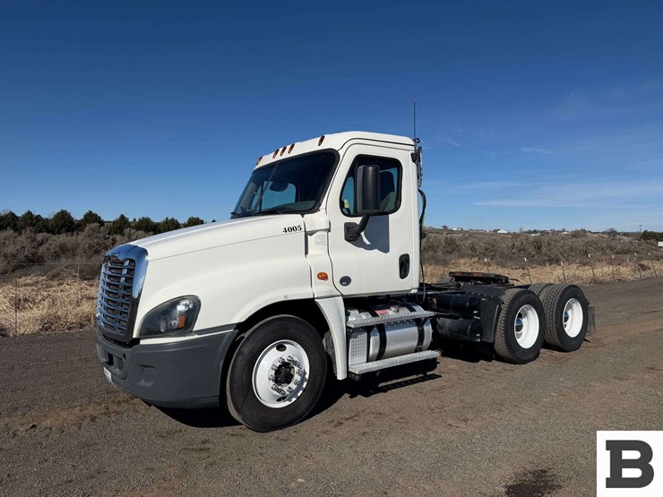 2017-freightliner-cascadia-125-image-1