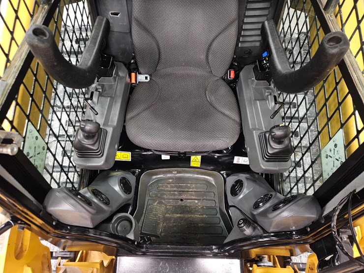 2023-caterpillar-299d3-image-9