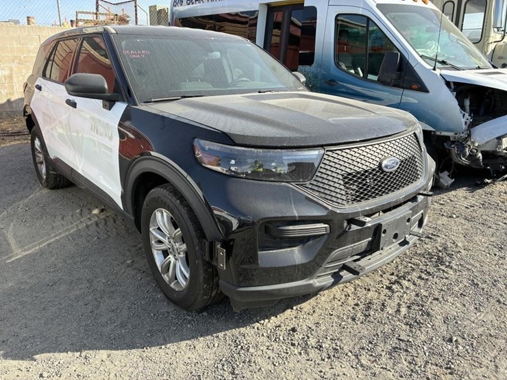 2023-ford-explorer-image-2