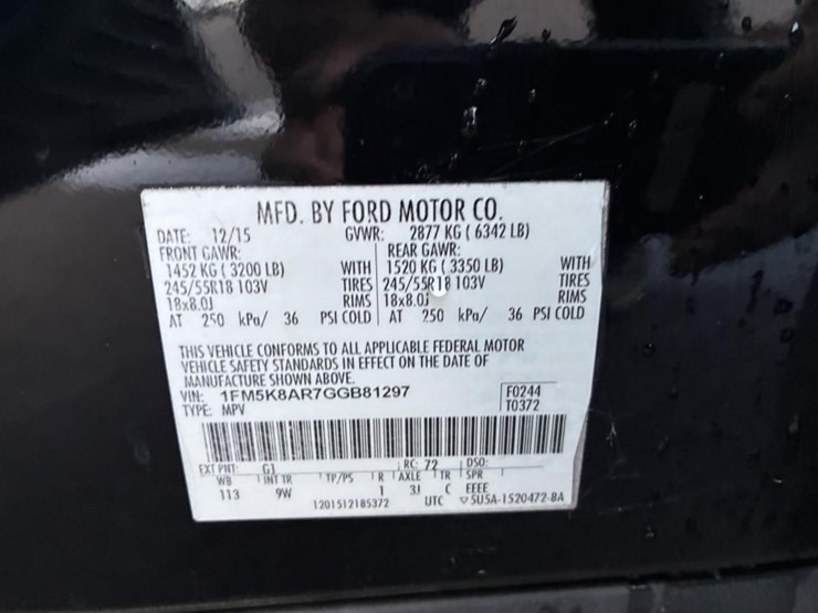 2016-ford-explorer-image-18