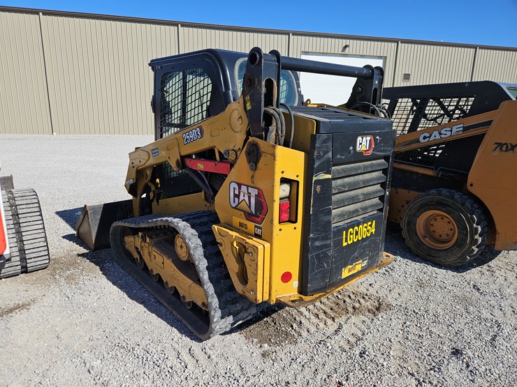 2021-caterpillar-259d3-image-21