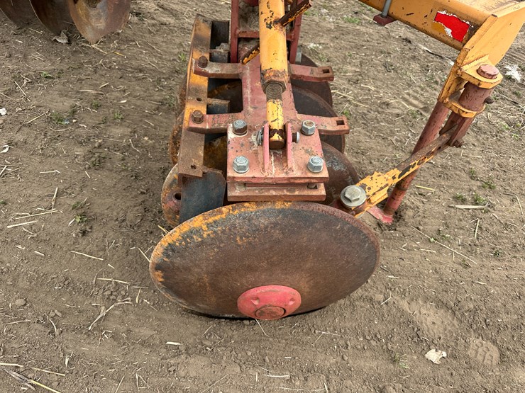 #40115-•-w&m-manufacturing-825-levee-plow-w/w&a-levee-seeder-image-18