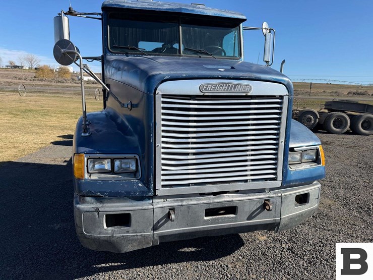 1995-freightliner-fld112-image-8