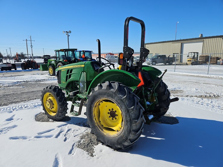 2023-john-deere-5050e-image-11