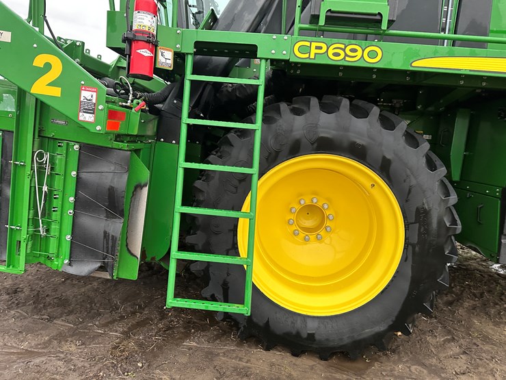 2021-john-deere-cp690-image-44