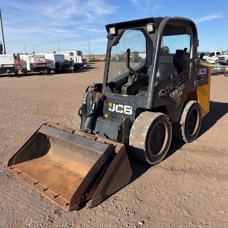 2016 JCB 135