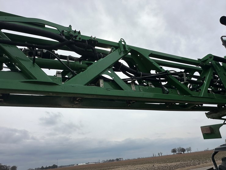 2021-john-deere-r4044-image-61