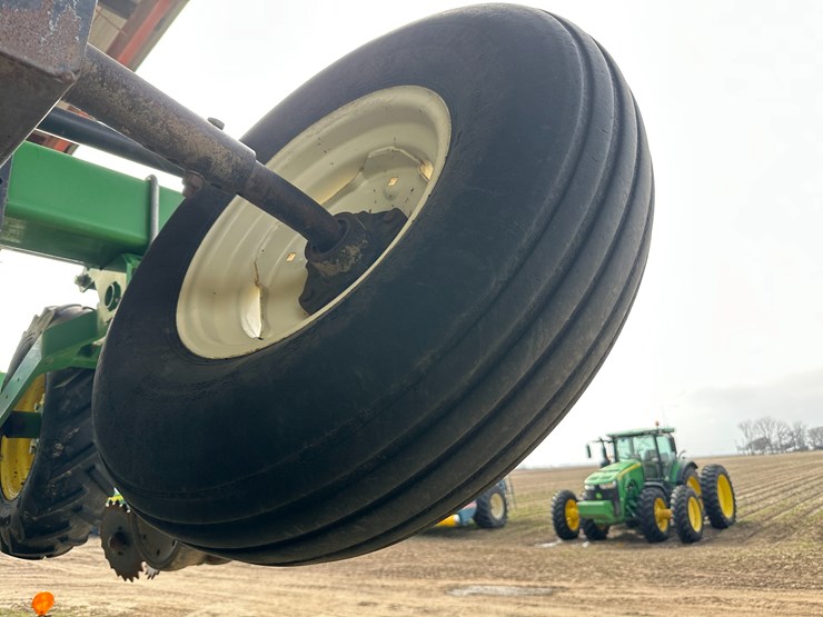 john-deere-1725-image-17