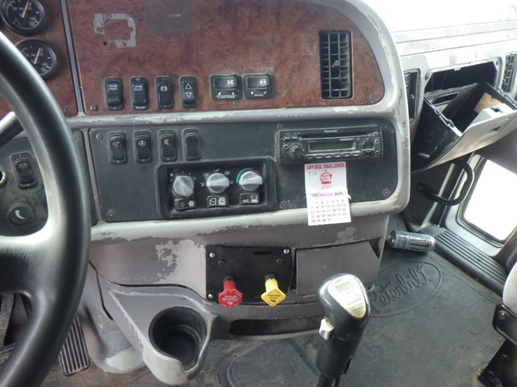 2001-peterbilt-387-image-17
