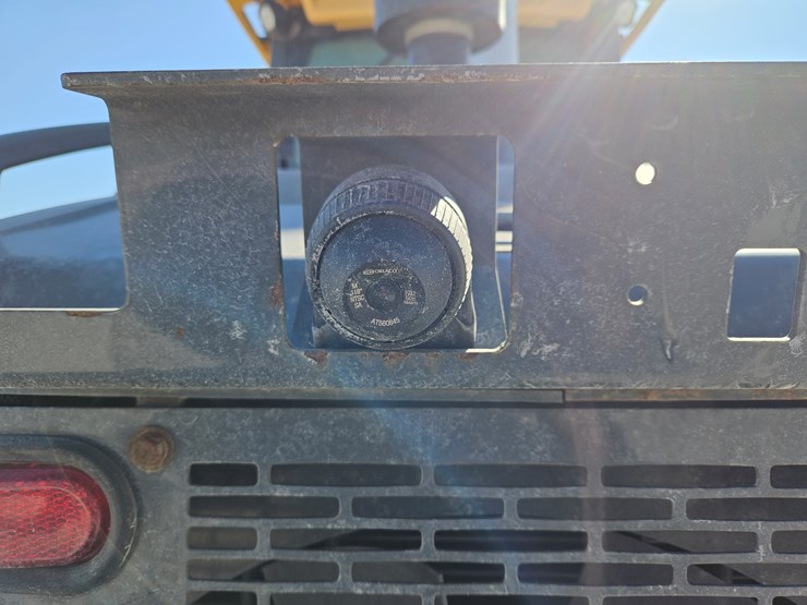 2021-deere-444p-image-12