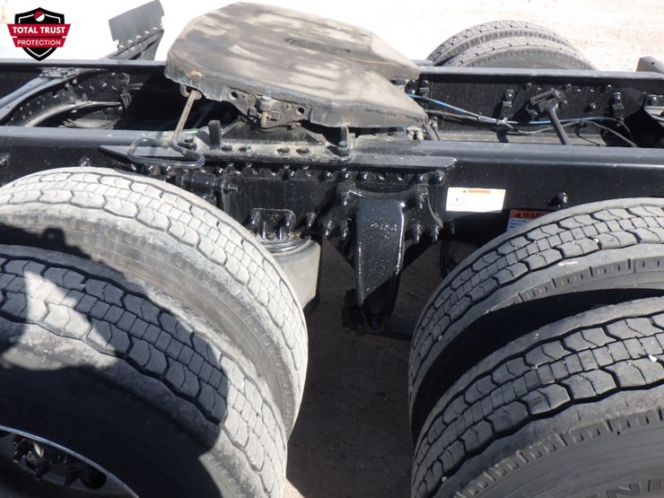 2022-freightliner-cascadia-116-image-14