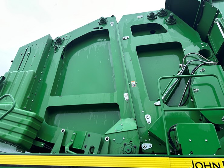 2021-john-deere-cp690-image-79