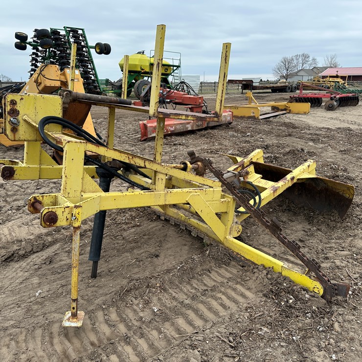 #38847 • Levee Trencher