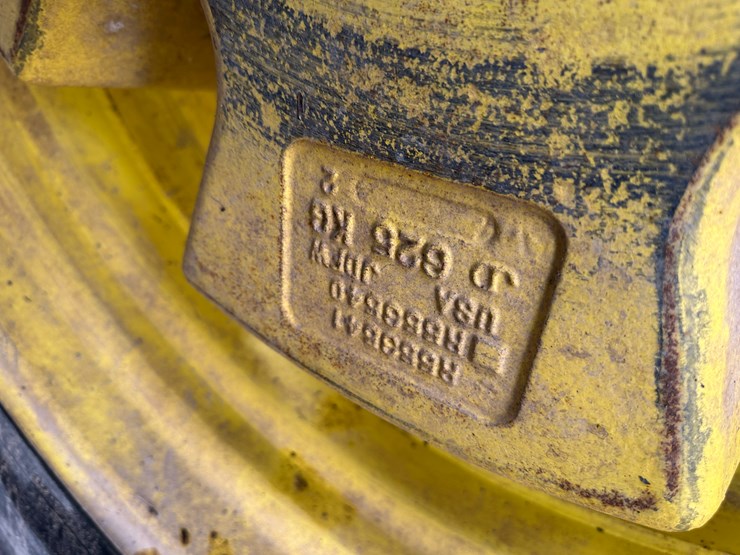 2019-john-deere-8295r-image-12