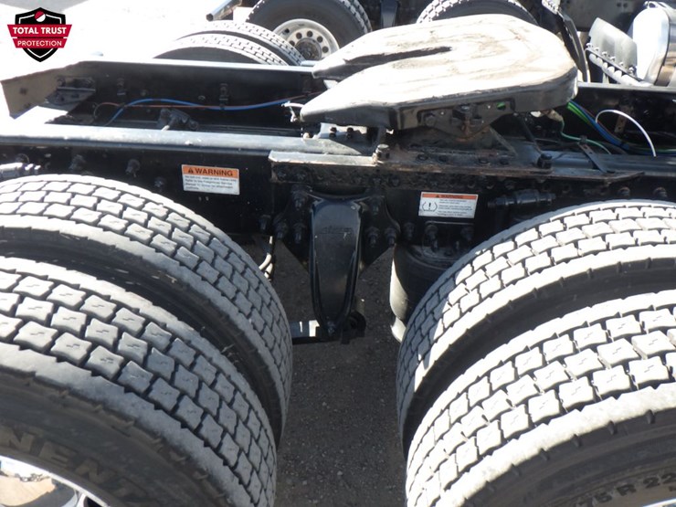 2022-freightliner-cascadia-116-image-4