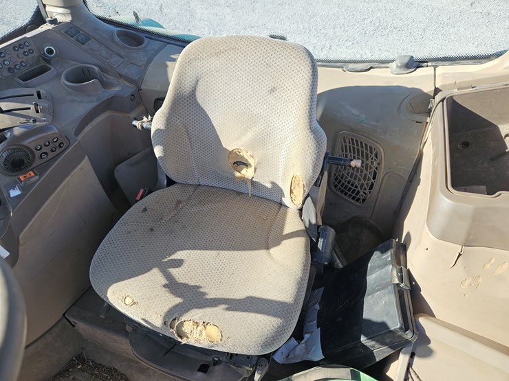 2016-john-deere-6110r-image-18