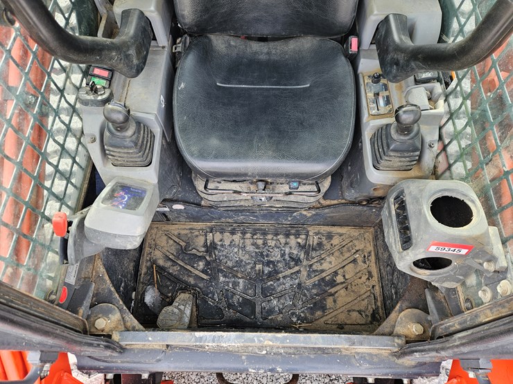 2014-kubota-svl90-2-image-9