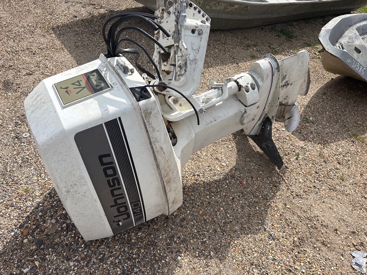 #1423-•-140-johnson-outborad-motor-image-3