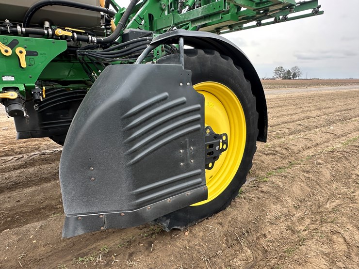 2021-john-deere-r4044-image-7