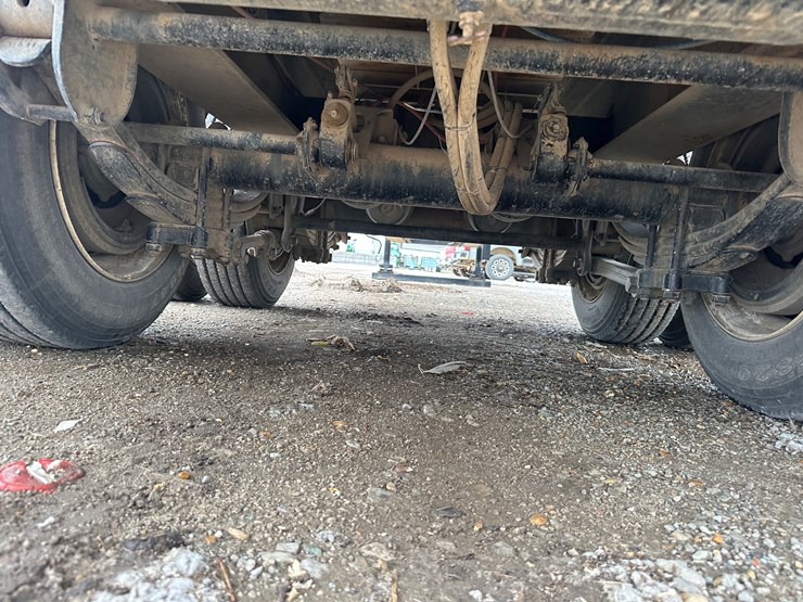 #38802-•-2022-kbh-40'-t/a-6000-gallon-nurse-trailer-vin:-1t9gn4022nc623368-image-11