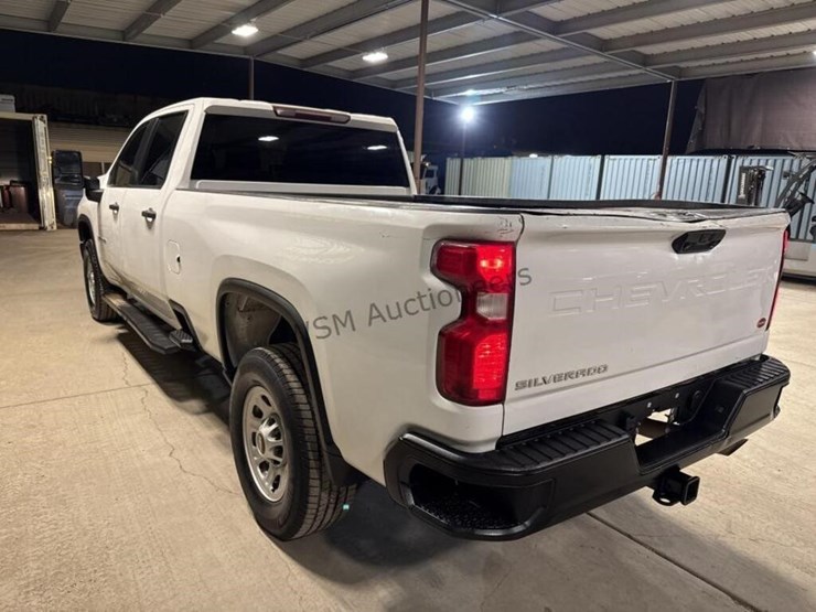 2020-chevrolet-silverado-3500hd-image-6