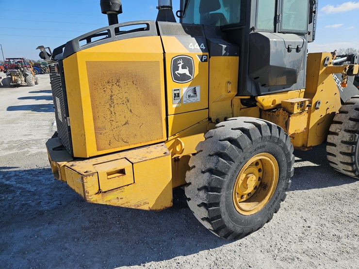 2021-deere-444p-image-8