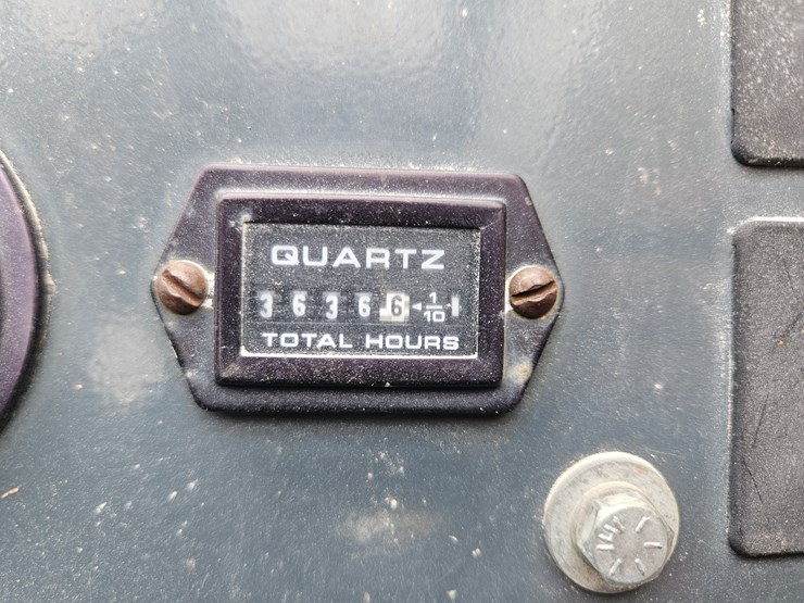 2013-gehl-rs6-34-image-10