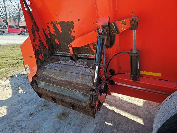 2018-kuhn-knight-sl124-image-9