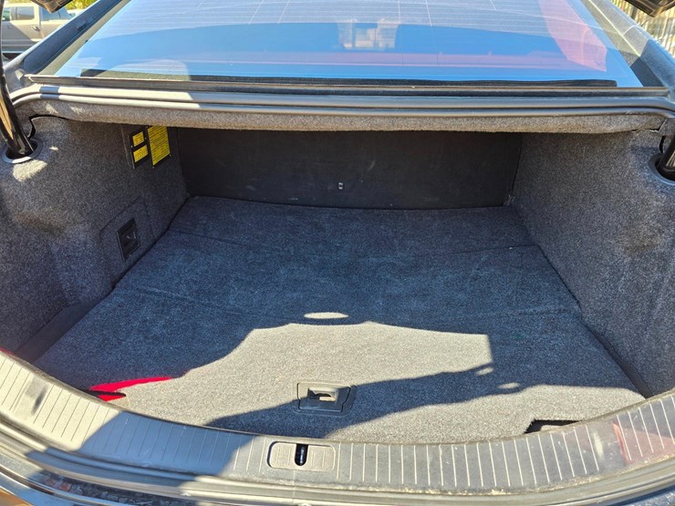 2017-cadillac-federal-70-in-limo---30,529-miles-w-premium-coachwork-by-federal-image-19