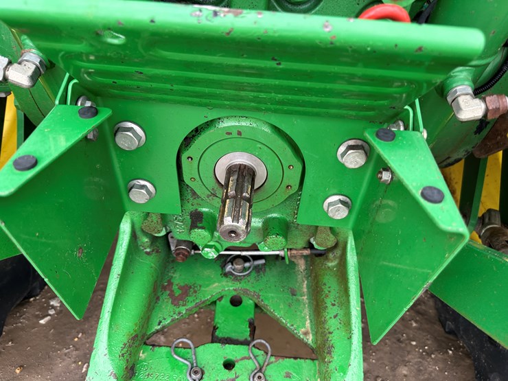 2014-john-deere-5075m-image-17