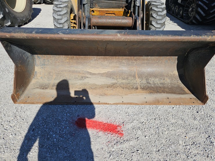 2004-caterpillar-420d-image-3