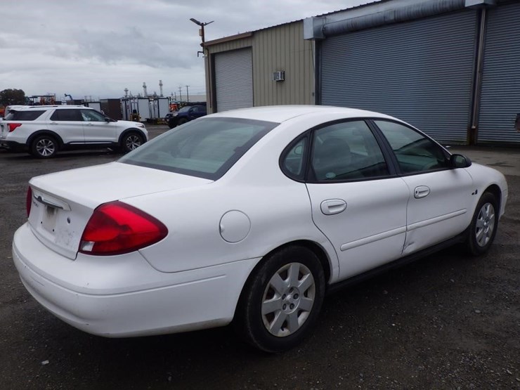 2000-ford-taurus-x-image-3