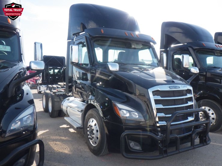 2022-freightliner-cascadia-116-image-3