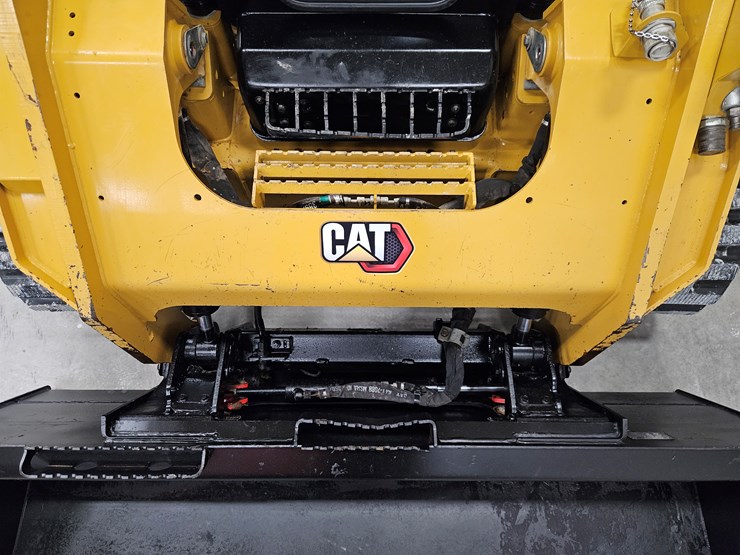 2023-caterpillar-299d3-image-5