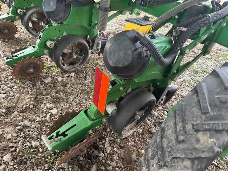 john-deere-1725c-image-13