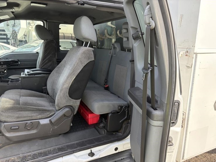 2011-ford-f550-image-11