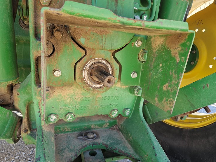 2015-john-deere-6105e-image-18